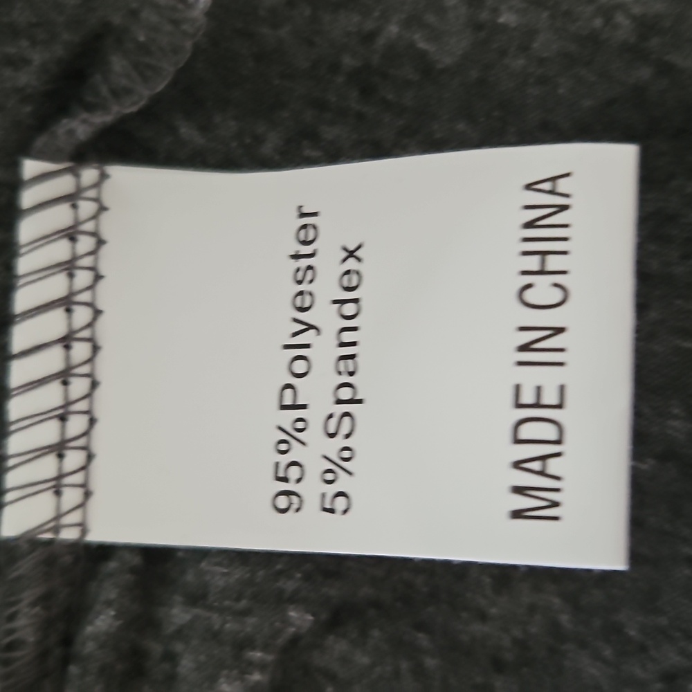 Grey Graphic "I Can't But I Know A Guy" Tee - Picture 4 of 6